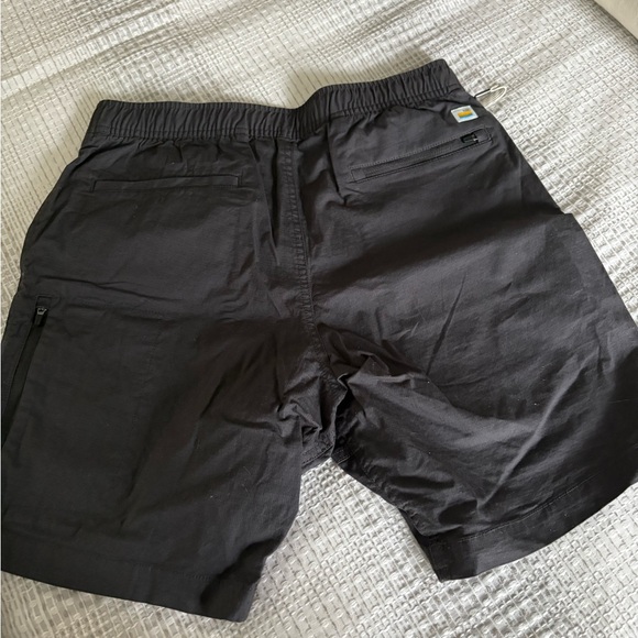Vuori Men's Black Casual Shorts M - Picture 2 of 5